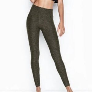 Victoria's Secret Studio 7/8 Soft Tight Leggings